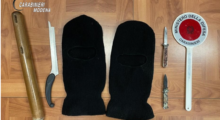 Trovati a Modena con auto rubata, coltelli e mazze: denunciata una coppia di italiani