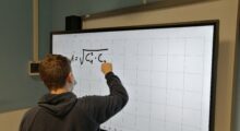 Cavezzo: quattro nuove lavagne multimediali per l’Istituto Comprensivo “Giacomo Masi”