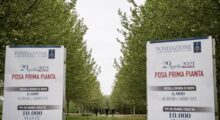 Posa del “primo” albero al grande parco naturale di Santa Croce