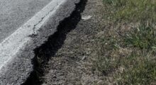 Cavezzo, asfalto dissestato in via Canalazzo