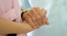 Pazienti oncologici, cure palliative precoci alleviano il dolore e ne migliorano il linguaggio