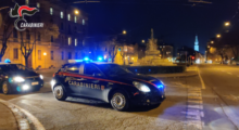 Rapina e aggredisce una donna e un rider: arrestato un pregiudicato