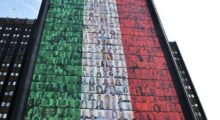 Sei modenesi fra i volti della maxibandiera di Poste Italiane
