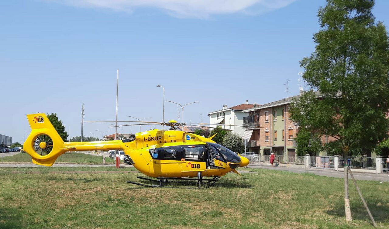 Grave incidente stradale a Mirandola due ragazzine in bicicletta