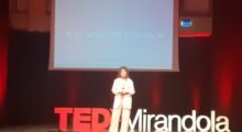 Sesso? Si, grazie, in tutti i modi. Al TEDx Mirandola, Greta Tosoni illustra la rivoluzione sessuale della GenZ