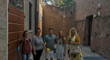 Nonantola, coppia newyorkese visita Villa Emma