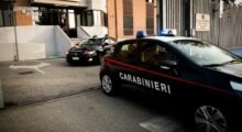 Viola il divieto di avvicinamento all’ex moglie e aggredisce i Carabinieri: arrestato 35enne