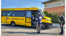 Benedetto da don Tesvin il nuovo scuolabus di San Felice