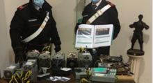 In casa con una centrale per la clonazione delle carte di credito: arrestato