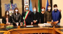 Cavezzo, la sindaca Luppi premia giovani studenti meritevoli