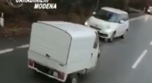 Circola contromano alla guida di un motocarro, ritiro della patente e sequestro del veicolo per un 51enne