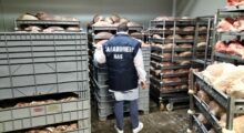 Irregolarità in un salumificio del modenese: sequestrate 12 tonnellate di carne
