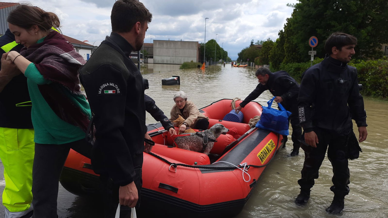 Alluvione Emilia-Romagna, Sono Più Di 15 Mila Gli Sfollati. Hanno ...