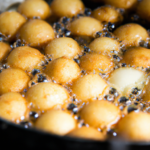 frittelle tonde, sferiche, calde, profumate, fumanti