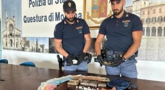 Viaggiavano con 800 grammi di  droga e 7 mila e 500 euro in contanti: arrestati due giovani