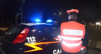 Carabinieri intervengono presso un capannone agricolo per una festa privata a Carpi