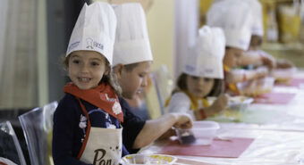 Torna “Cuochi per un giorno”: settemila bambini in cucina, insieme agli chef stellati