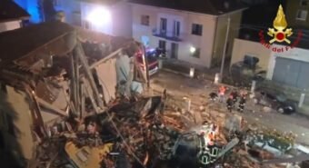 Esplosione in casa in piena notte, 9 persone ferite a Rovereto di Novi