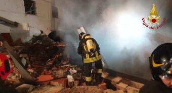 Esplosione a Rovereto, anziana intrappolata estratta viva dalle macerie