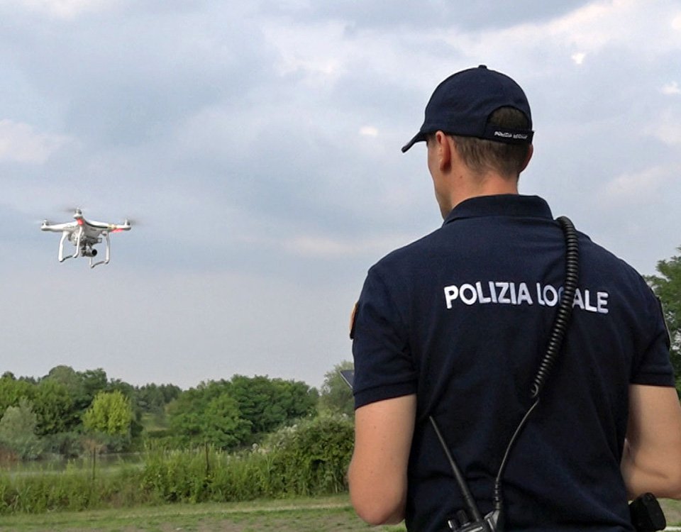 Arriva sulla Bassa il drone della Polizia Locale: i controlli si faranno anche dal cielo