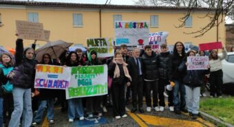 Finale Emilia, i rappresentanti del “Morandi” rispondono ai Giovani Democratici: “Non vogliamo associare la nostra manifestazione a nessuna organizzazione politica”