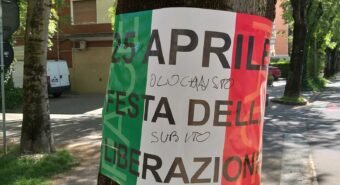 A Carpi imbrattati con frasi deliranti i manifesti del 25 aprile