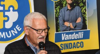 A Bastiglia danneggiati i manifesti elettorali di Giuseppe Vandelli