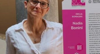 L'apicoltrice Nadia Bonini premiata a Roma per APInRosa, il progetto sull'apicoltura femminile