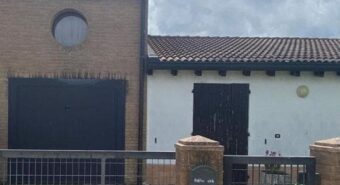 Muore la mamma e la nasconde in garage, il figlio: “Ero disperato”