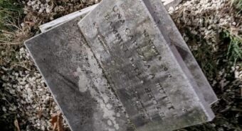 San Prospero, vandalizzata la lapide in ricordo della Shoah